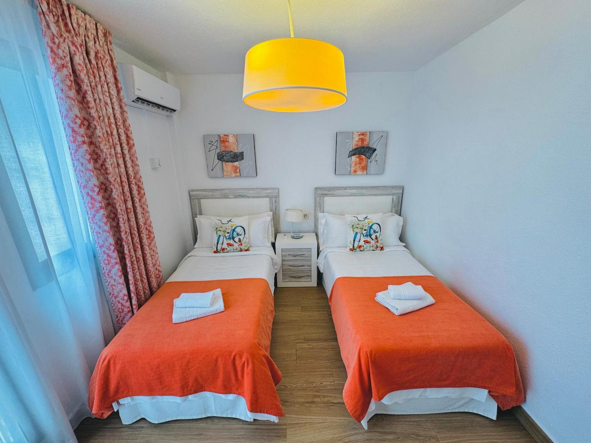Pueblo Evita Premium Suites Benalmádena Esterno foto