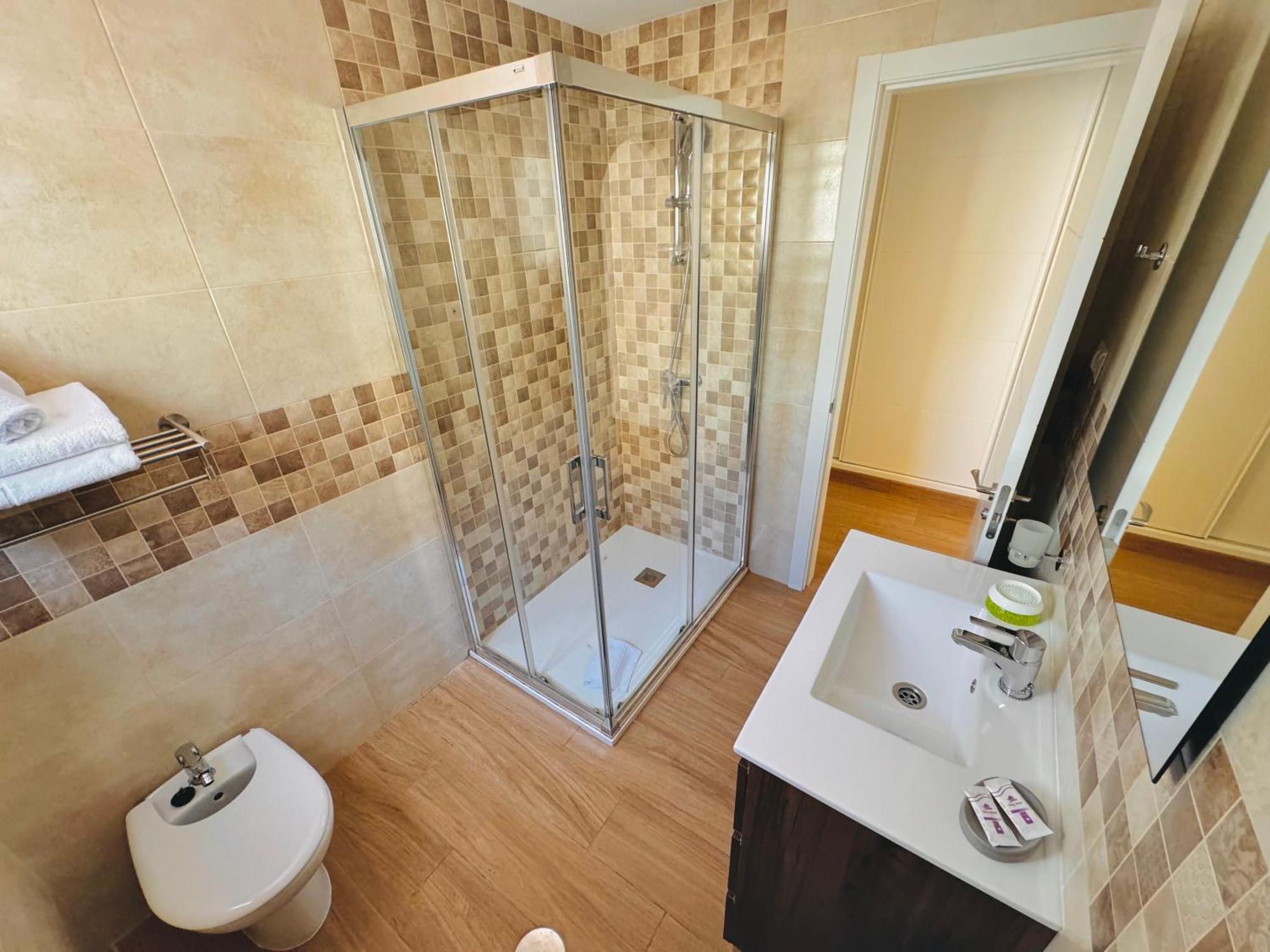 Pueblo Evita Premium Suites Benalmádena Esterno foto