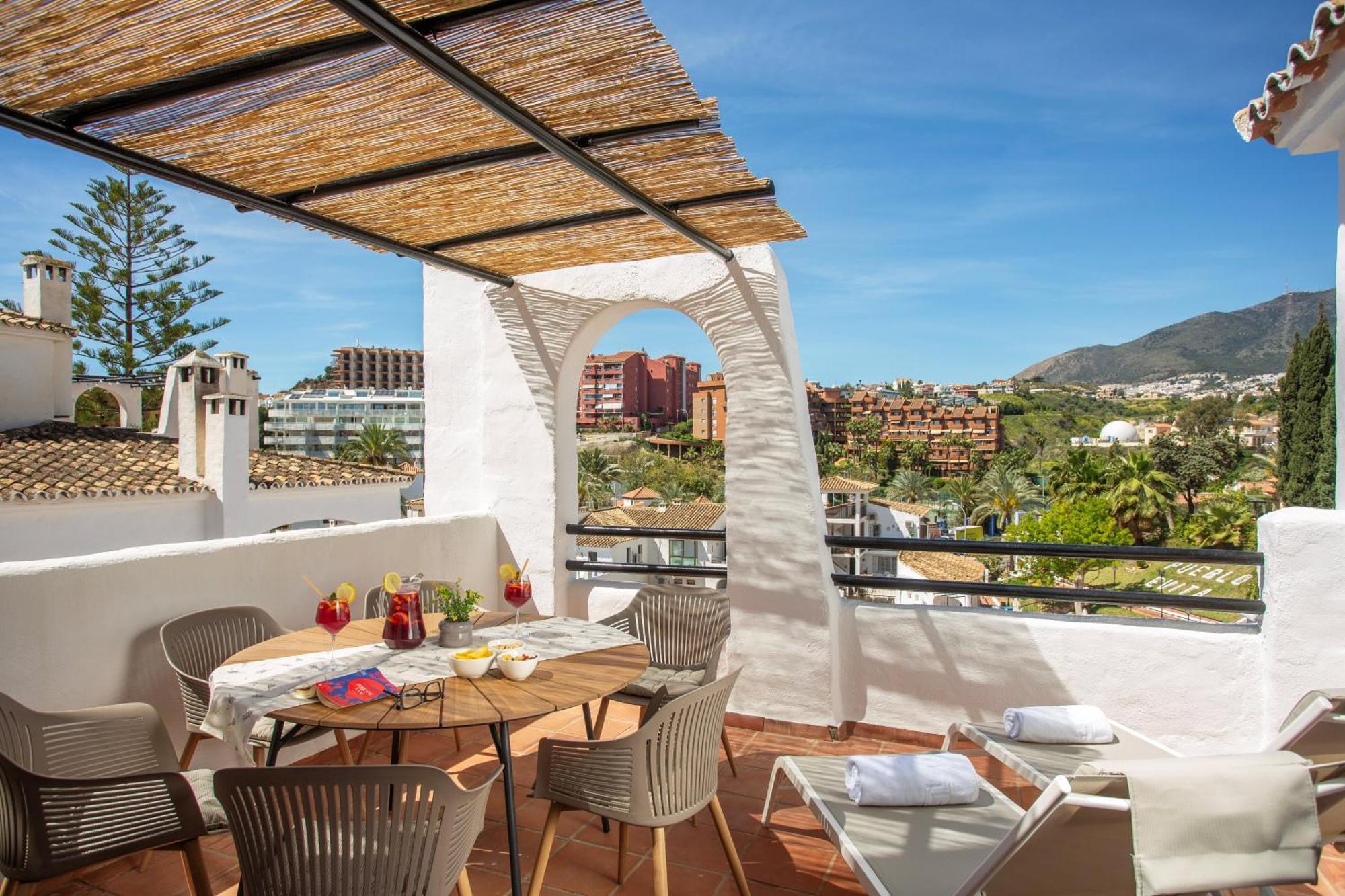 Pueblo Evita Premium Suites Benalmádena Esterno foto