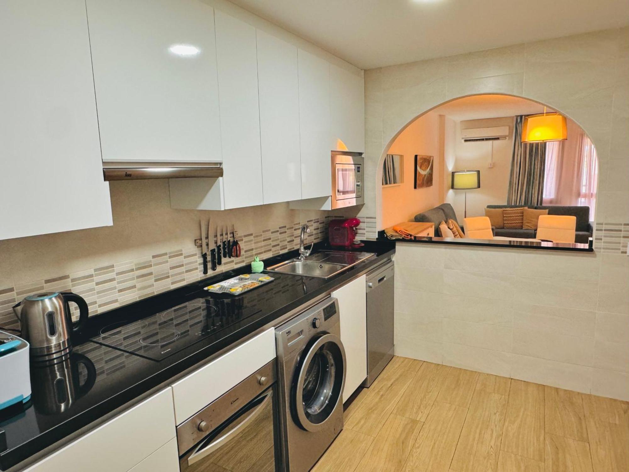 Pueblo Evita Premium Suites Benalmádena Esterno foto
