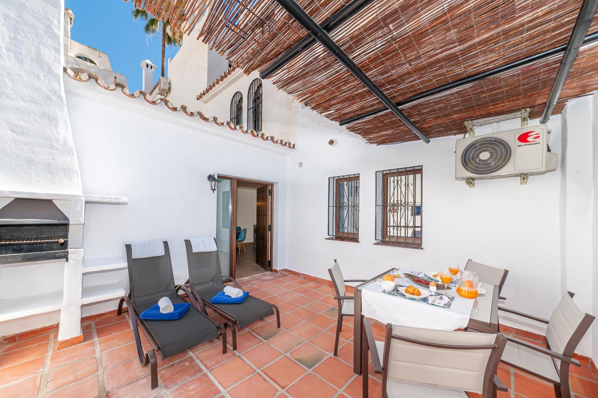 Pueblo Evita Premium Suites Benalmádena Esterno foto