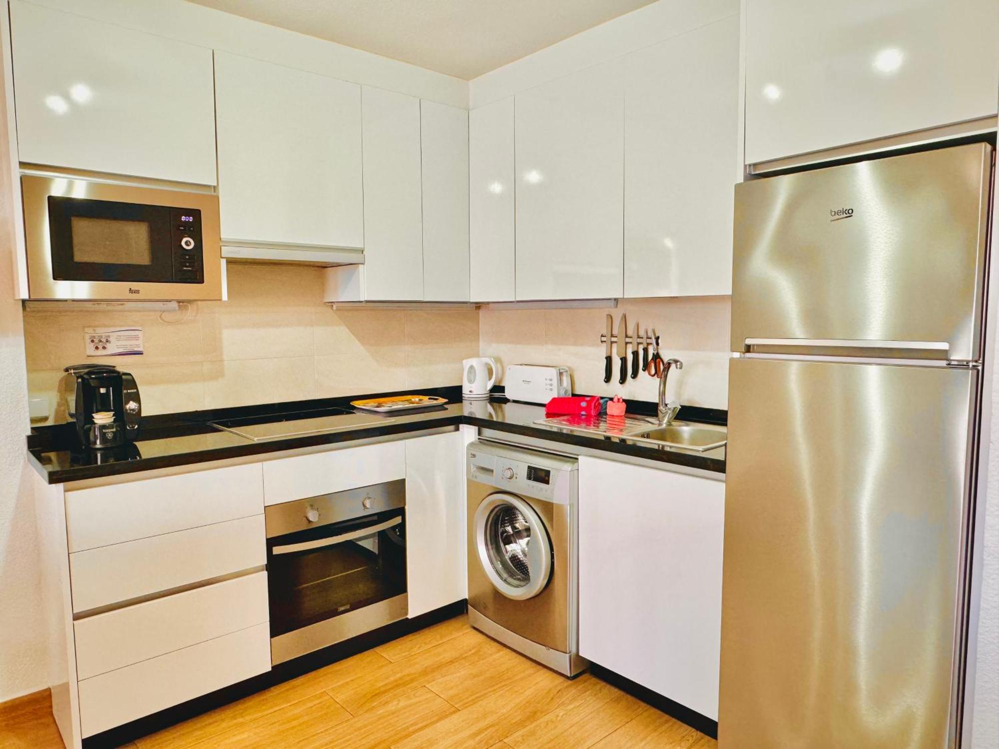 Pueblo Evita Premium Suites Benalmádena Esterno foto