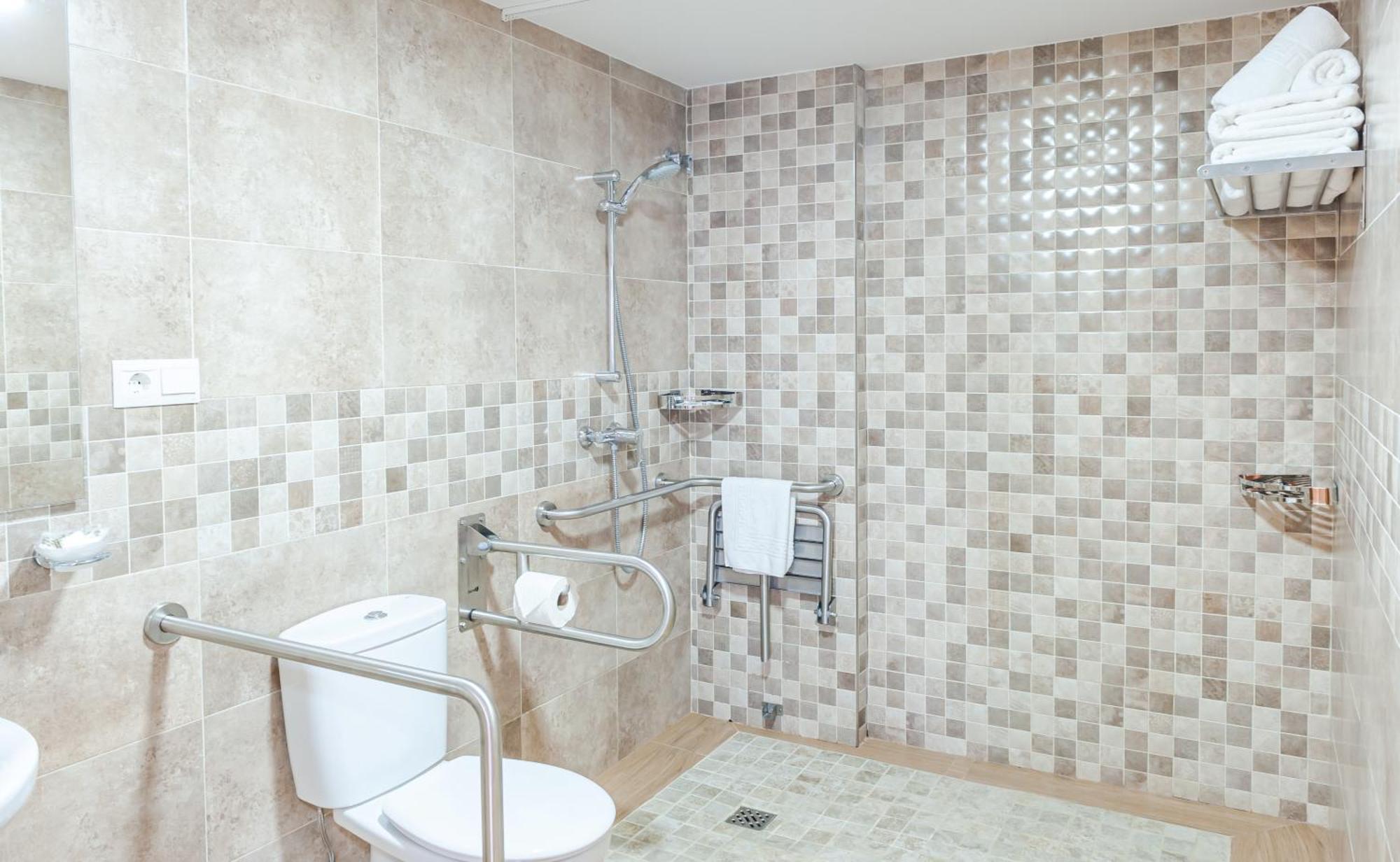 Pueblo Evita Premium Suites Benalmádena Esterno foto
