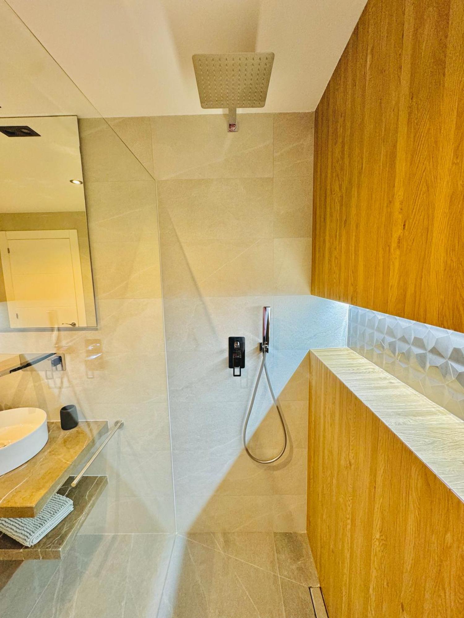 Pueblo Evita Premium Suites Benalmádena Esterno foto