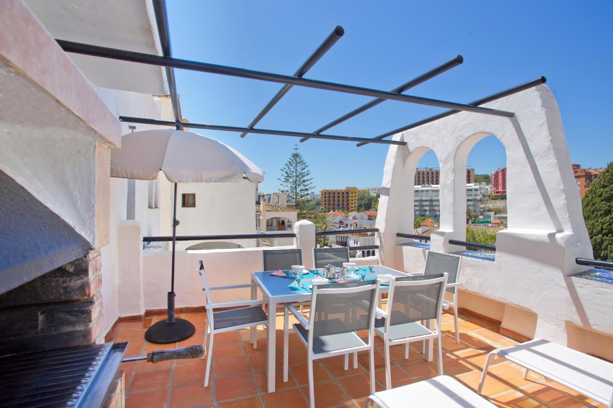 Pueblo Evita Premium Suites Benalmádena Esterno foto