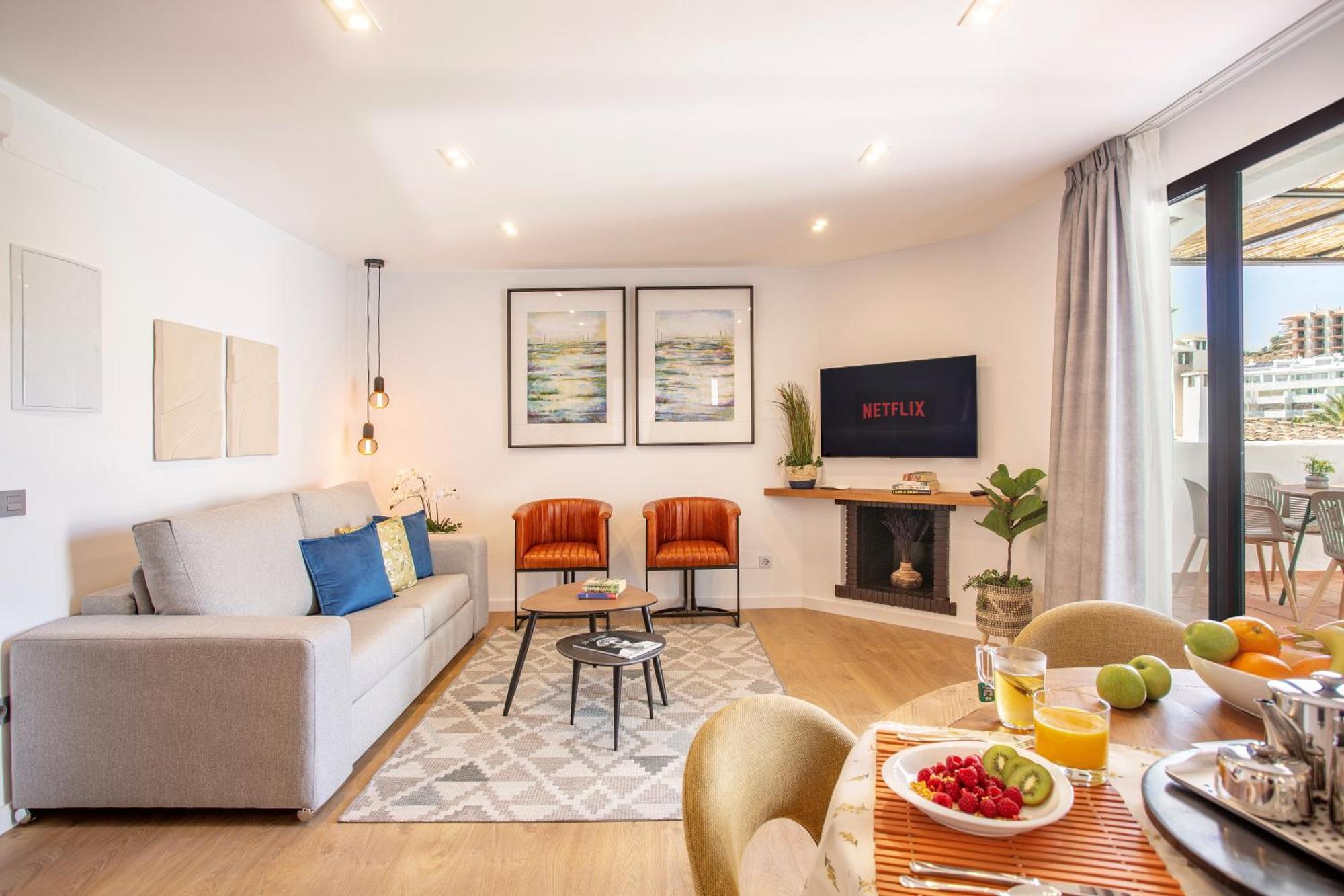 Pueblo Evita Premium Suites Benalmádena Esterno foto