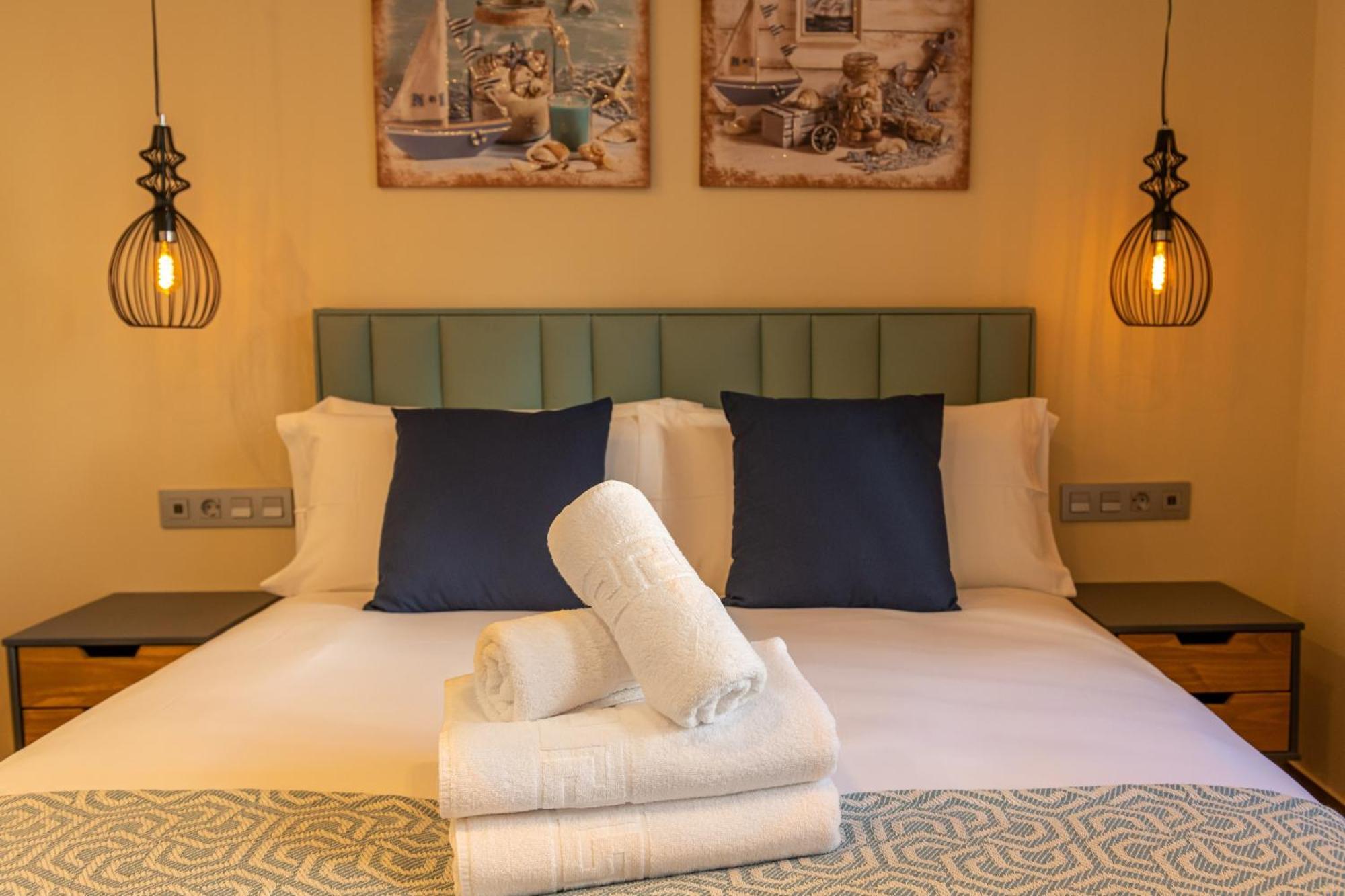 Pueblo Evita Premium Suites Benalmádena Esterno foto