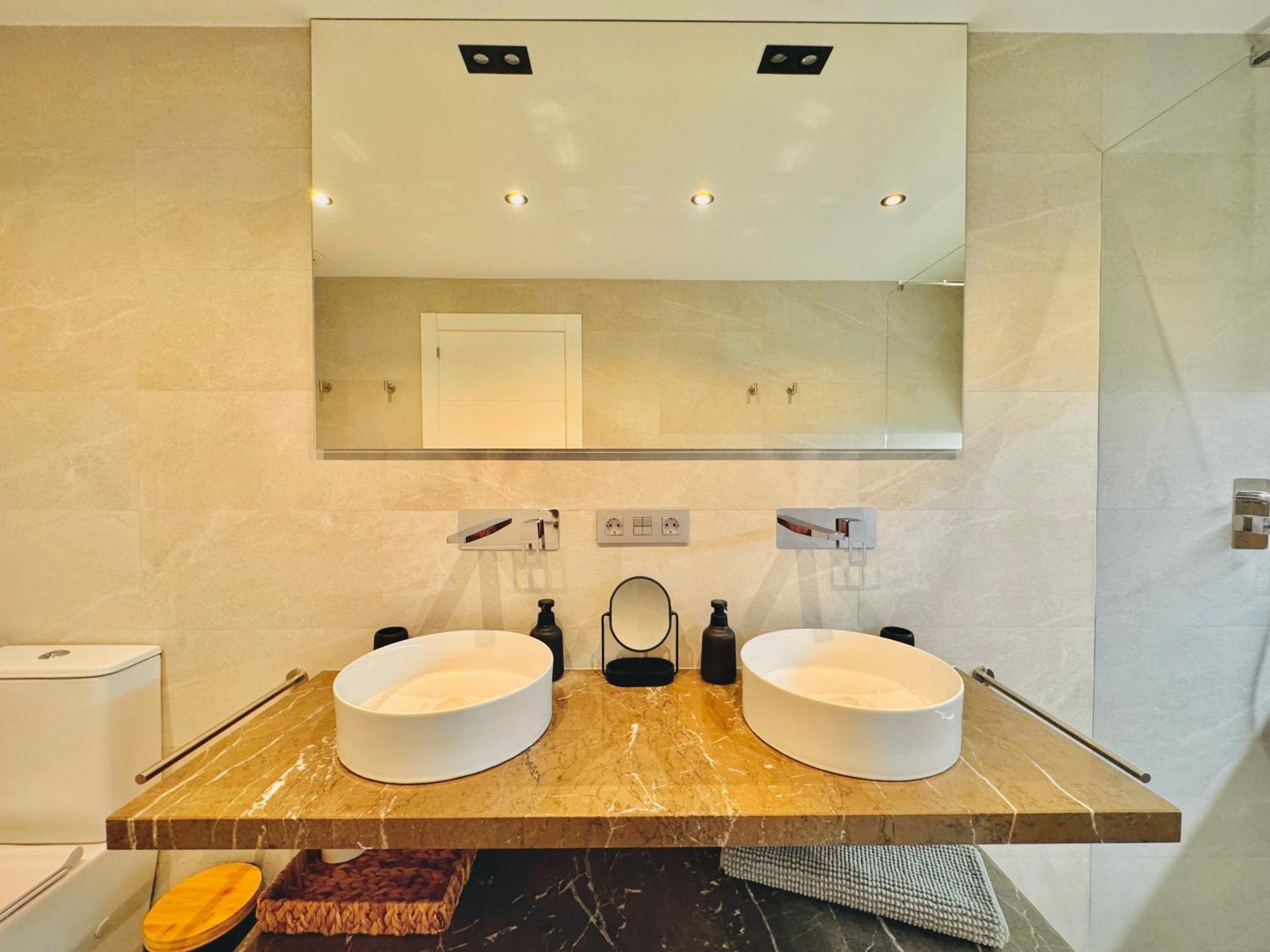 Pueblo Evita Premium Suites Benalmádena Esterno foto