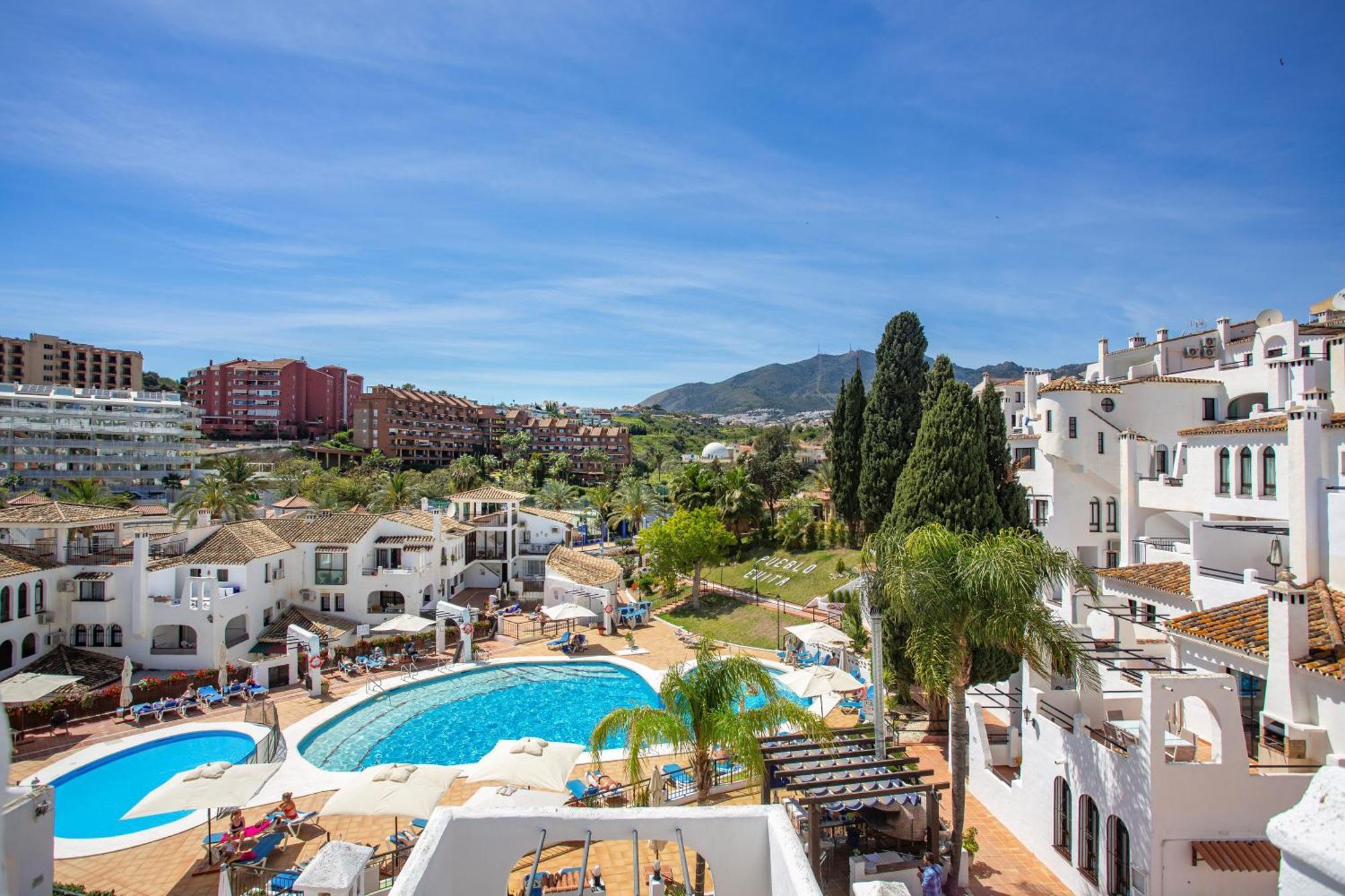 Pueblo Evita Premium Suites Benalmádena Esterno foto